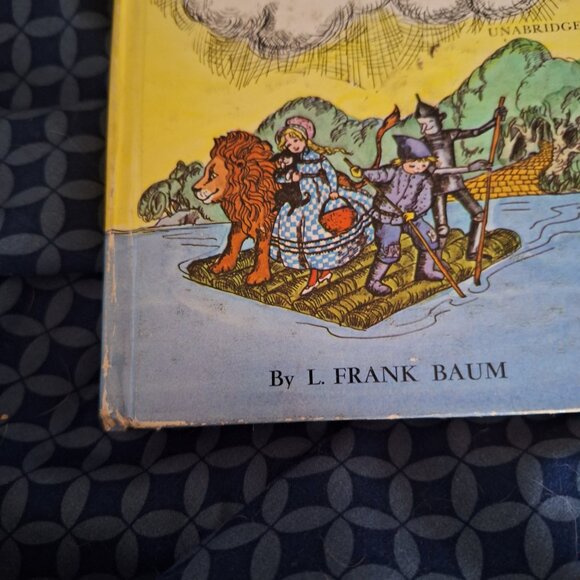 the Wonderful wizard of oz book - Picture 2 of 10